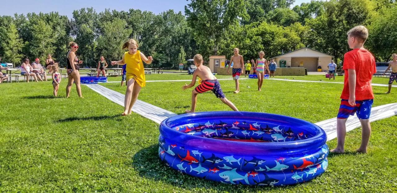 Hotel Sandusky Koa Holiday Campground Esterno foto