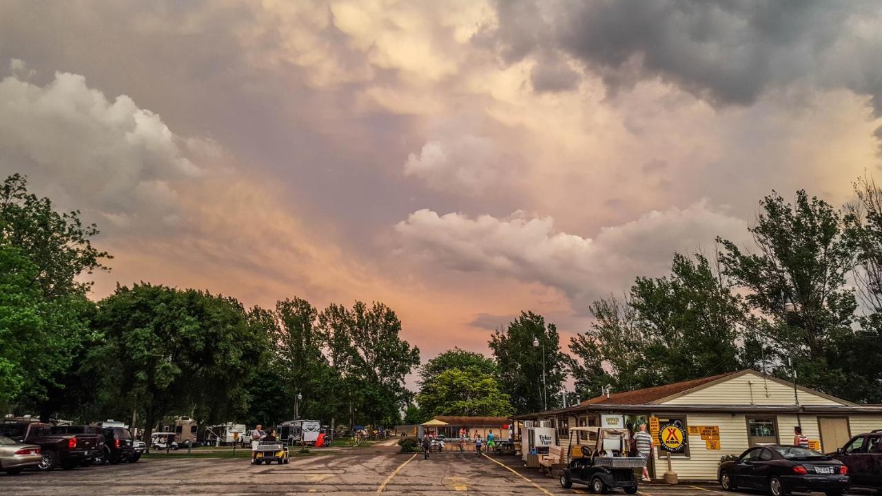 Hotel Sandusky Koa Holiday Campground Esterno foto